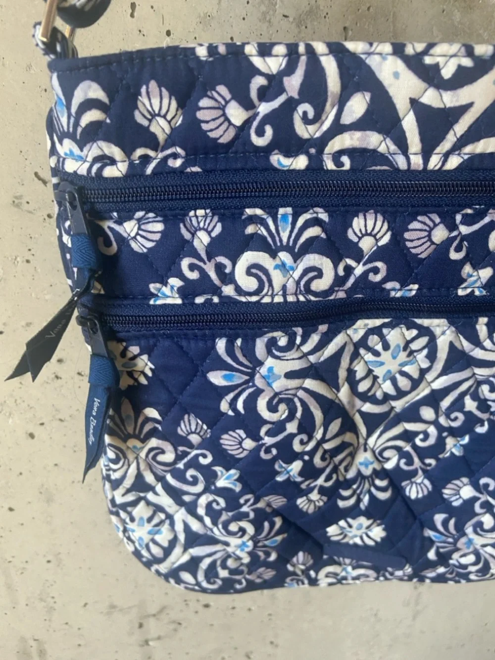 Vera Bradley- Steel Blue Medallion-crossbody bag purse - Picture 3 of 10